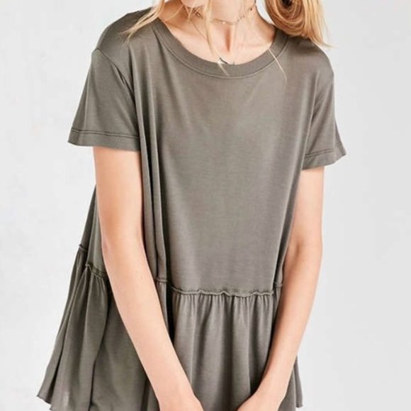 Truly Madly Deeply Green Dusty Road Peplum Tee - Picture 2 of 6